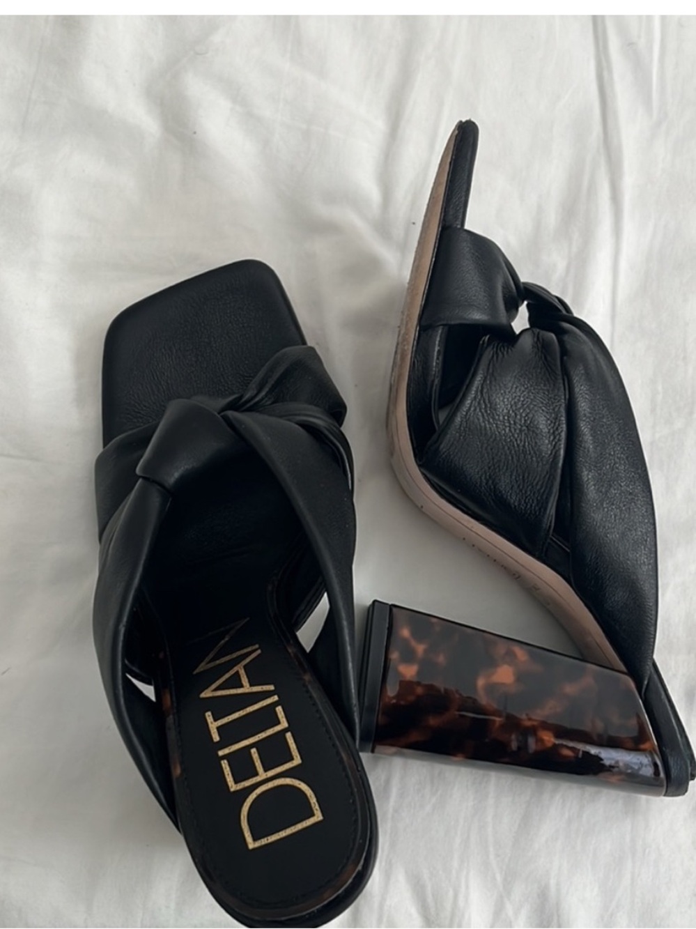 Deltan size 9 knotted slides with tortoise heels